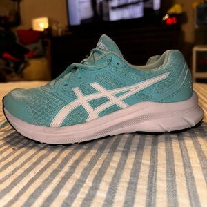 ASICS Girls Size 4‎